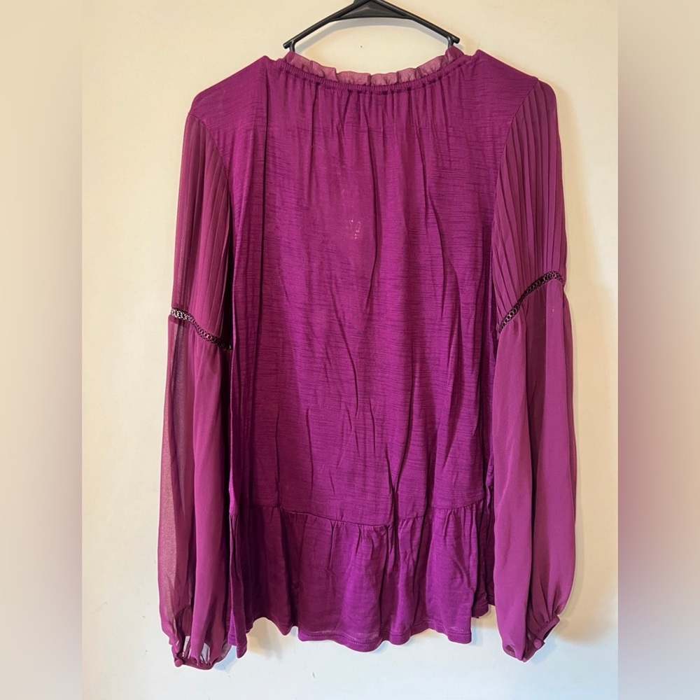 Blouse - Picture 2 of 3